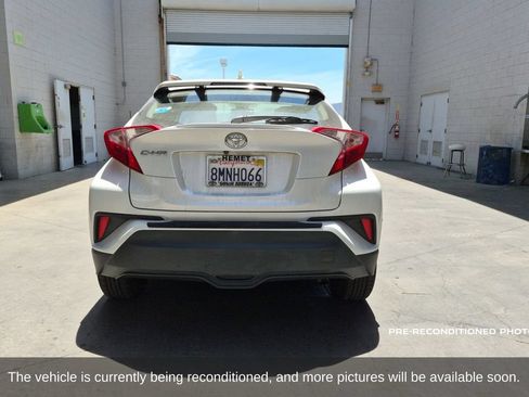 Used 2019 Toyota C-HR LE FWD image 7