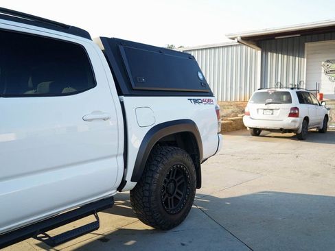 Used 2021 Toyota Tacoma TRD Off-Road image 36