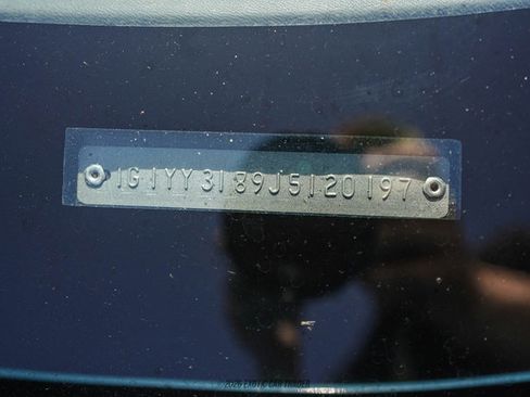 Used 1988 Chevrolet Corvette Convertible RWD image 50