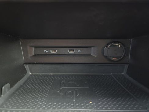 Certified 2022 Volkswagen Tiguan SE image 18