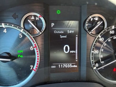 Used 2020 Lexus GX 460 Premium w/ Premium Package AWD/4WD image 16