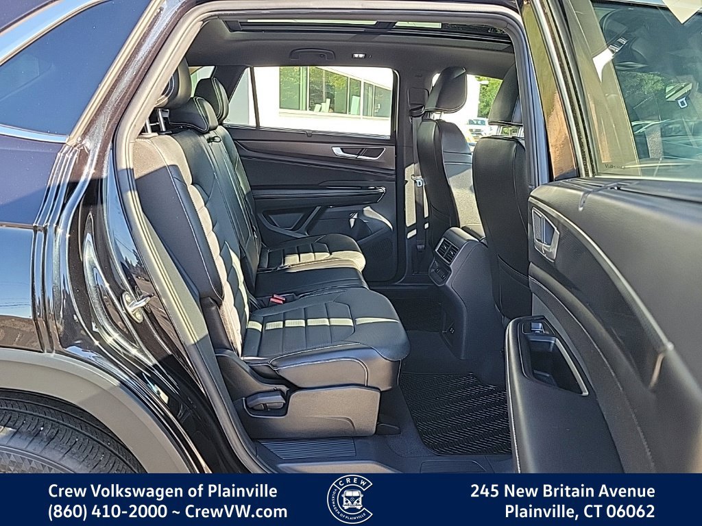 Certified 2024 Volkswagen Atlas Cross Sport SEL R-Line w/ Adventure Package AWD/4WD image 15