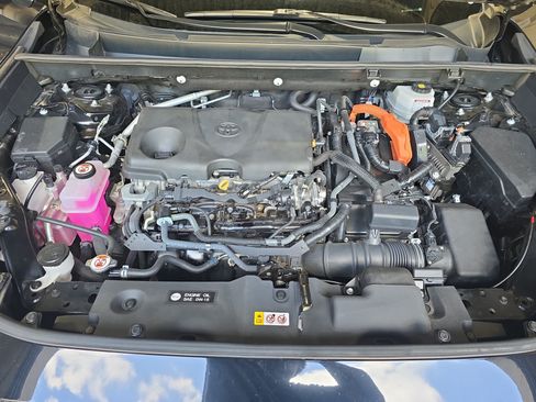 Used 2024 Toyota RAV4 LE AWD/4WD image 29