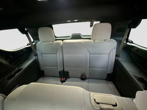 Used 2024 GMC Yukon SLE w/ Gmc Pro Safety Plus Package AWD/4WD image 21