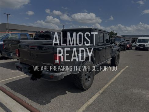 Used 2023 Jeep Gladiator Sport AWD/4WD image 4