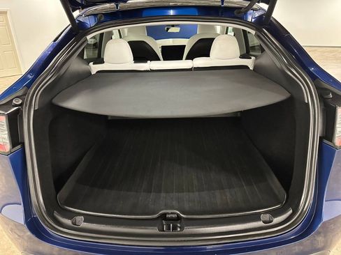 Used 2025 Tesla Model Y Performance image 15