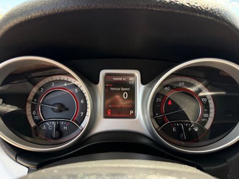 Used 2017 Dodge Journey SE w/ Flexible Seating Group FWD image 3