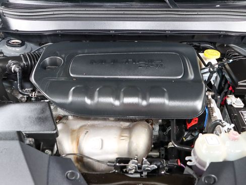 Used 2023 Jeep Cherokee Altitude Lux AWD/4WD image 29