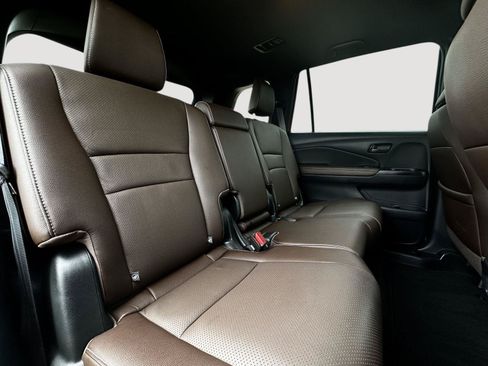 Certified 2024 Honda Passport EX-L image 23