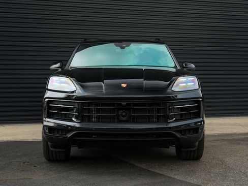 Certified 2025 Porsche Cayenne E-Hybrid AWD/4WD image 6