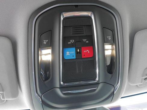 Used 2023 Jeep Grand Cherokee Laredo AWD/4WD image 27