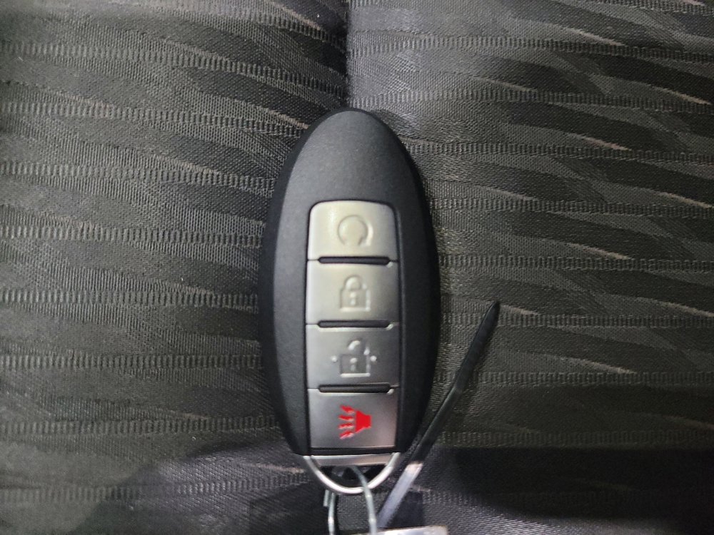 Used 2017 Nissan Rogue SV AWD/4WD image 32