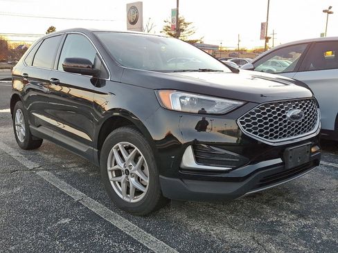 Used 2023 Ford Edge SEL image 3