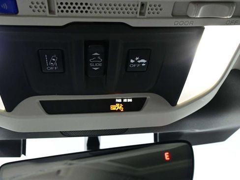 Used 2023 Subaru Forester Premium AWD/4WD image 31