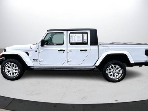 Certified 2023 Jeep Gladiator Sport image 6