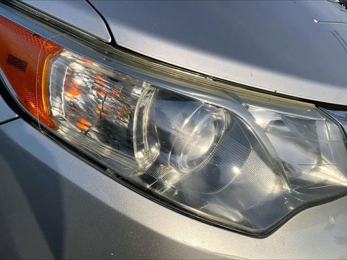 Used 2013 Toyota Camry LE image 19