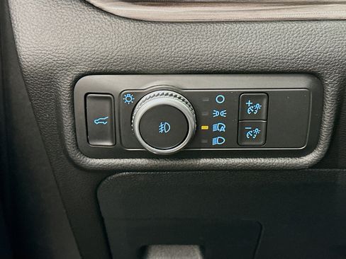 Used 2022 Ford Explorer Limited w/ Equipment Group 301A AWD/4WD image 17
