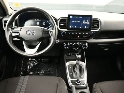 Certified 2024 Hyundai Venue SEL FWD image 20