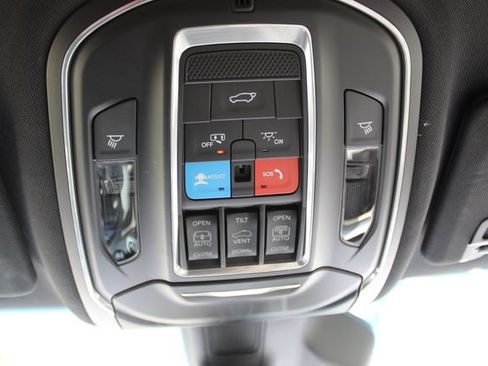 Used 2025 Jeep Grand Cherokee L Limited w/ Luxury Tech Group II AWD/4WD image 27