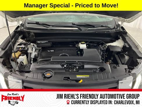 Used 2018 Nissan Pathfinder SV image 22