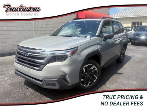 Used 2025 Subaru Forester Limited AWD/4WD image 1