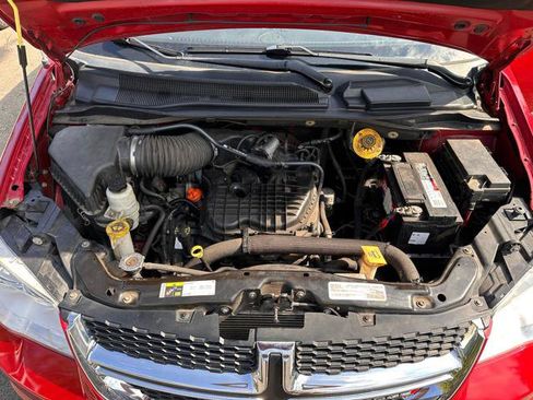 Used 2016 Dodge Grand Caravan American Value Package FWD image 19