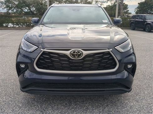 New 2026 Toyota Highlander XLE image 9