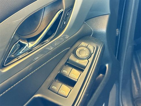 Used 2023 Chevrolet Traverse LT w/ Midnight/Sport Edition image 17