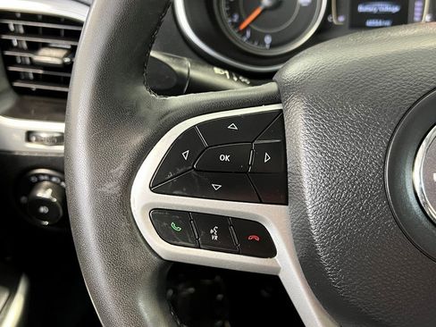 Used 2022 Jeep Cherokee Latitude w/ Sun & Sound Group image 33