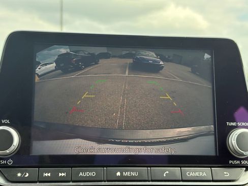 Used 2025 Nissan Altima 2.5 SV image 17