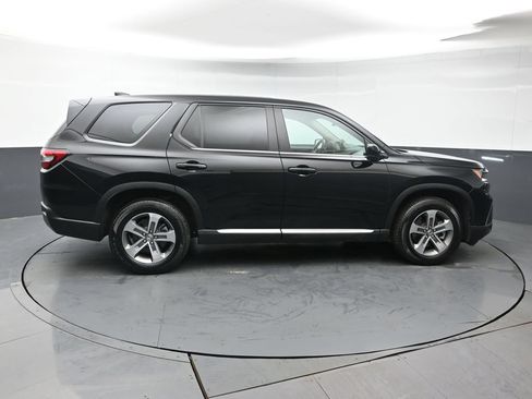 Used 2023 Honda Pilot EX-L image 7