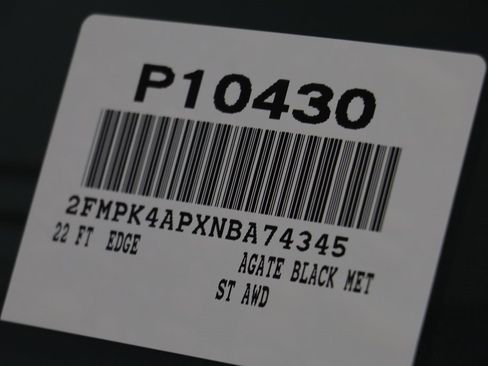 Used 2022 Ford Edge ST image 24