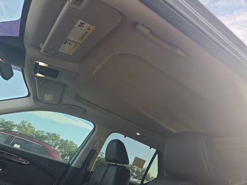 Used 2023 Honda Pilot Touring image 11