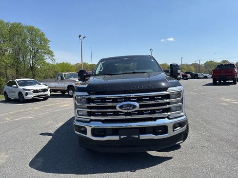 Used 2025 Ford F350 Lariat w/ Camper Package image 2