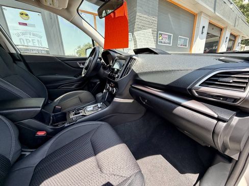 Used 2023 Subaru Forester Premium AWD/4WD image 31
