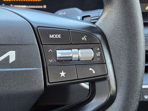 Used 2025 Kia K4 FWD image 25