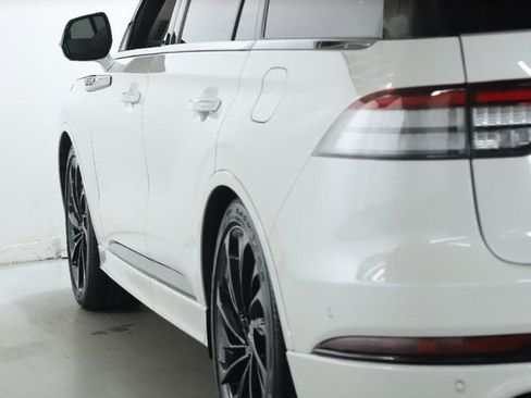 Used 2023 Lincoln Aviator Black Label w/ Jet Package image 43