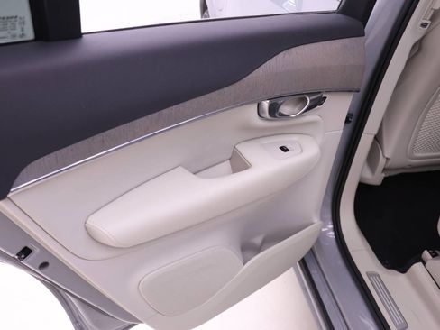 Certified 2025 Volvo XC90 T8 Plus w/ Protection Package Premier AWD/4WD image 23