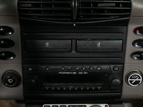 Used 2001 Porsche 911 Carrera image 31