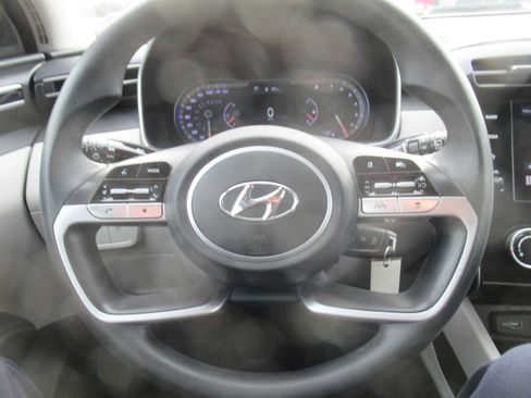 Used 2023 Hyundai Tucson SE image 21
