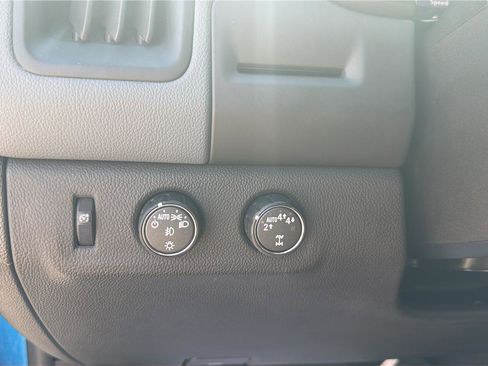 Used 2021 Chevrolet Colorado Z71 AWD/4WD image 15