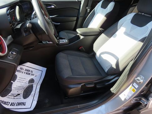 Certified 2024 Chevrolet Trax RS w/ Driver Confidence Package image 36