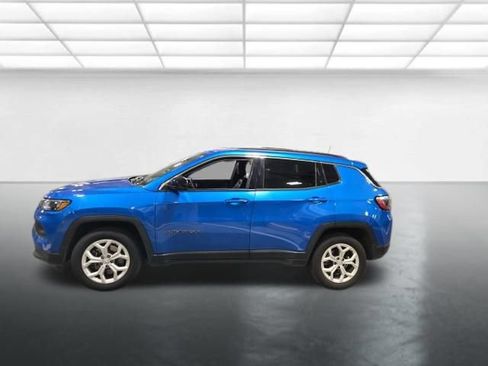 Used 2024 Jeep Compass Latitude AWD/4WD image 7