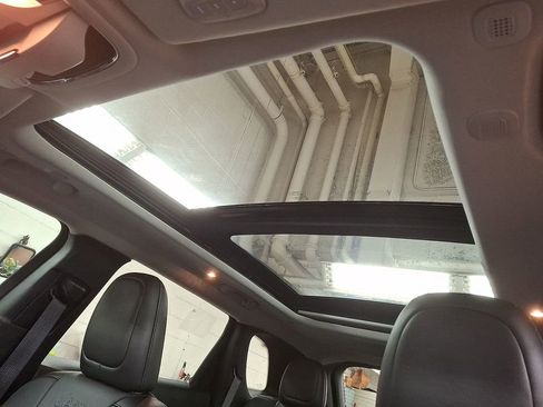 Used 2022 Jeep Cherokee Limited w/ Elite Package image 9