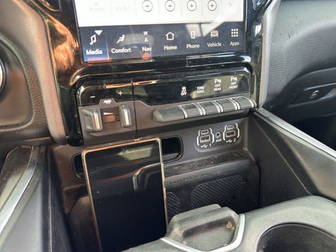 Used 2023 RAM 1500 Laramie image 22