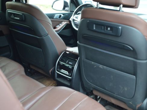 Used 2020 BMW X7 xDrive40i w/ M Sport Package image 31