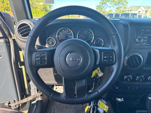 Used 2018 Jeep Wrangler Unlimited Sport w/ Connectivity Group image 27