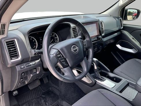 Used 2024 Nissan Frontier SV w/ SV Convenience Package RWD image 18