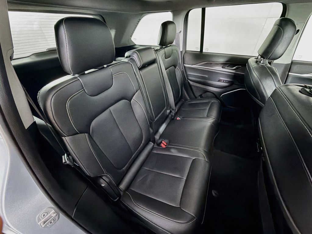 Used 2022 Jeep Grand Cherokee Limited 4xe AWD/4WD image 28