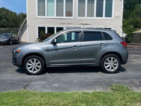 Used 2015 Mitsubishi Outlander Sport ES FWD image 2